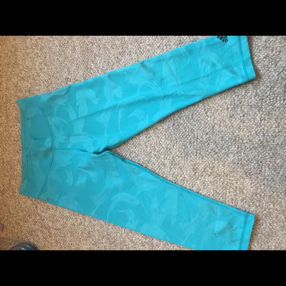 BRAND NEW ADIDAS Capri